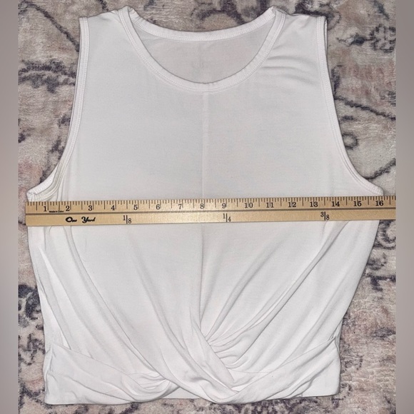 Alo White Cover Tank Size Medium - Picture 7 of 7